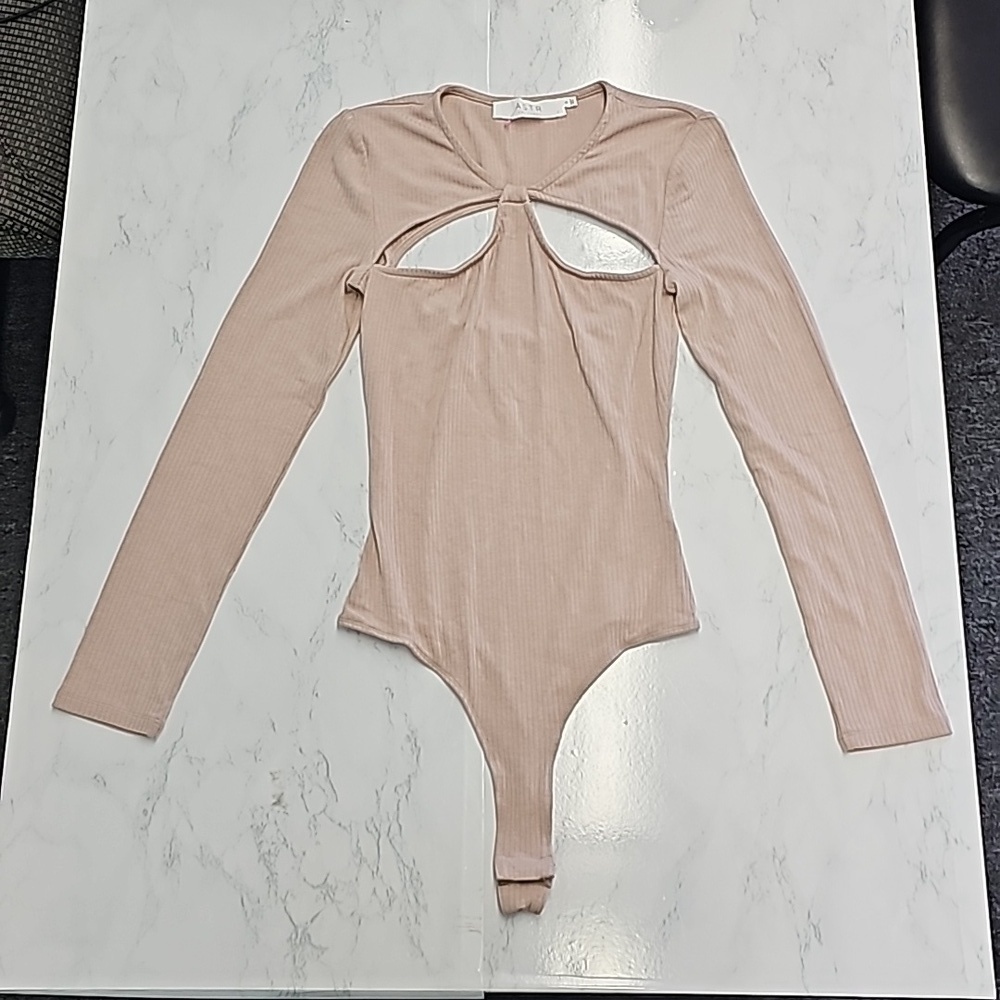 ASTR the Label Ribbed Tan Cut Out Thong Bodysuit Small